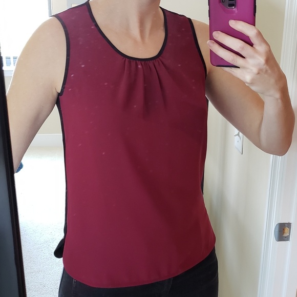 Anne Klein Burgundy & Black Pleated Blouse - Picture 8 of 8